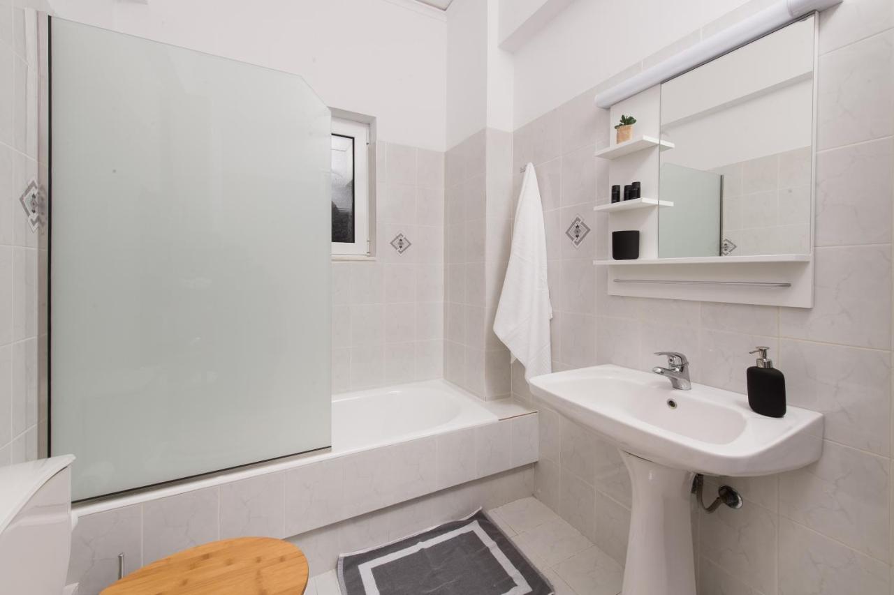 Nelion 01 - A Dream Apartment With Amazing View Aigio Bagian luar foto
